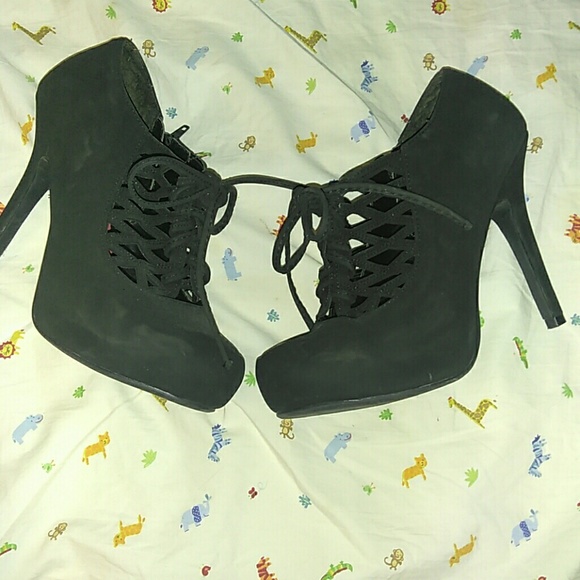 High heels - Picture 2 of 3